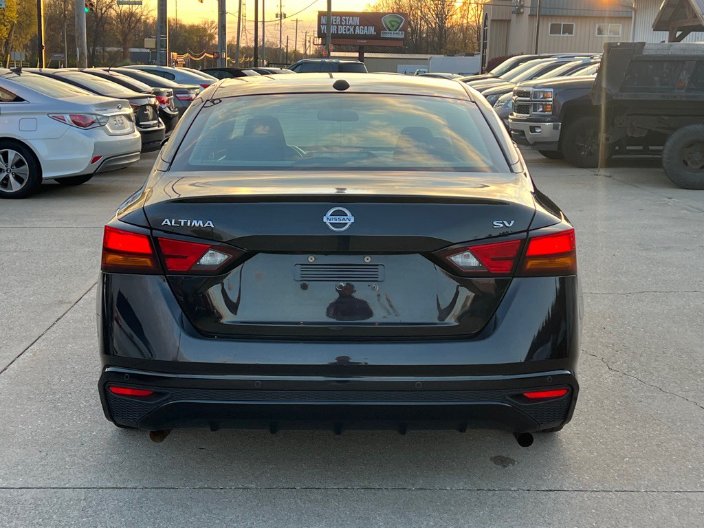 2021 Nissan Altima Image 9
