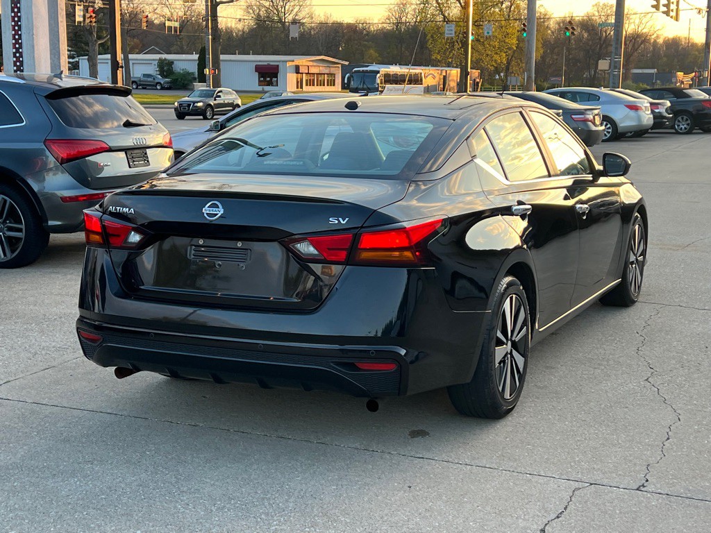 2021 Nissan Altima Image 10