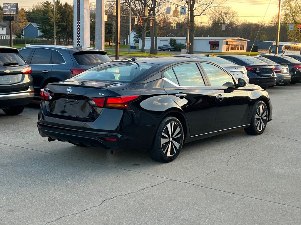 2021 Nissan Altima Image 11