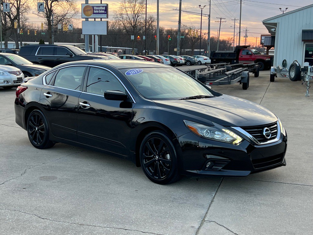 2017 Nissan Altima Image 7