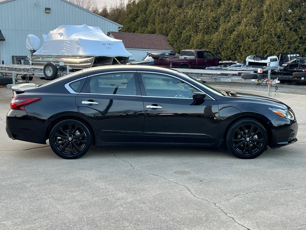 2017 Nissan Altima Image 8