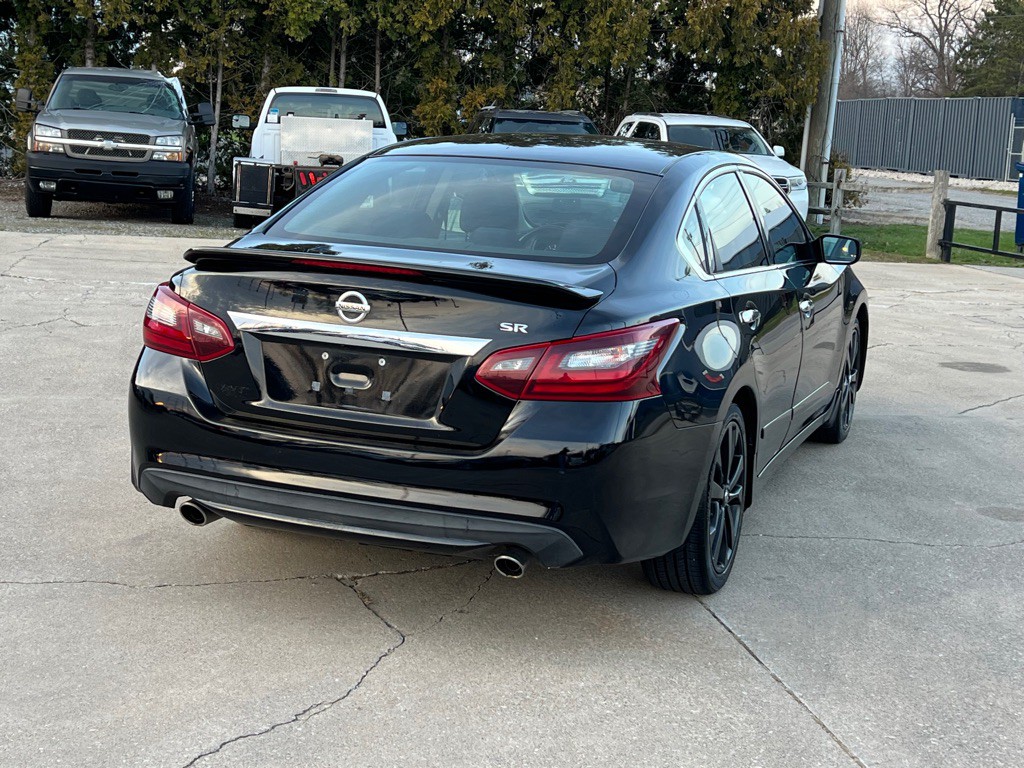 2017 Nissan Altima Image 11