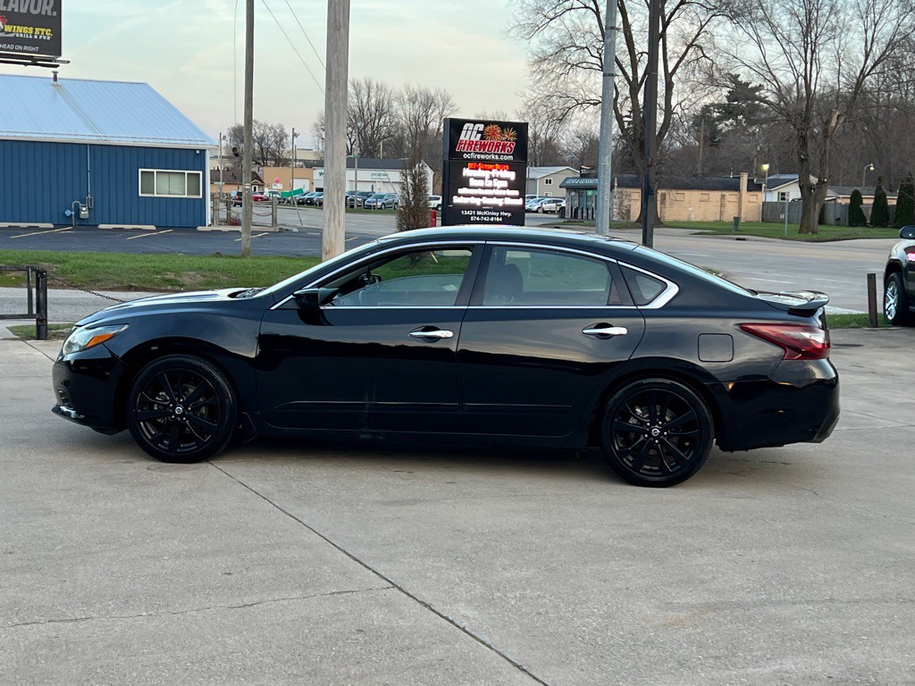 2017 Nissan Altima Image 15