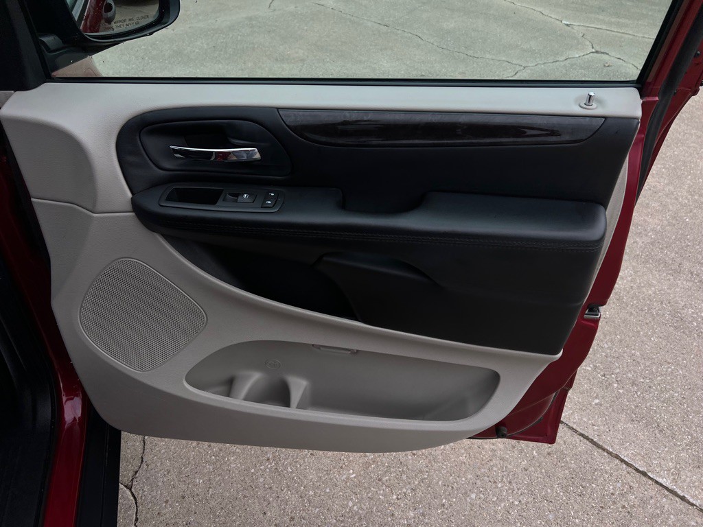 2015 Dodge Grand Caravan Image 30