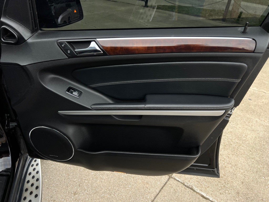 2012 Mercedes-Benz GL-Class Image 40