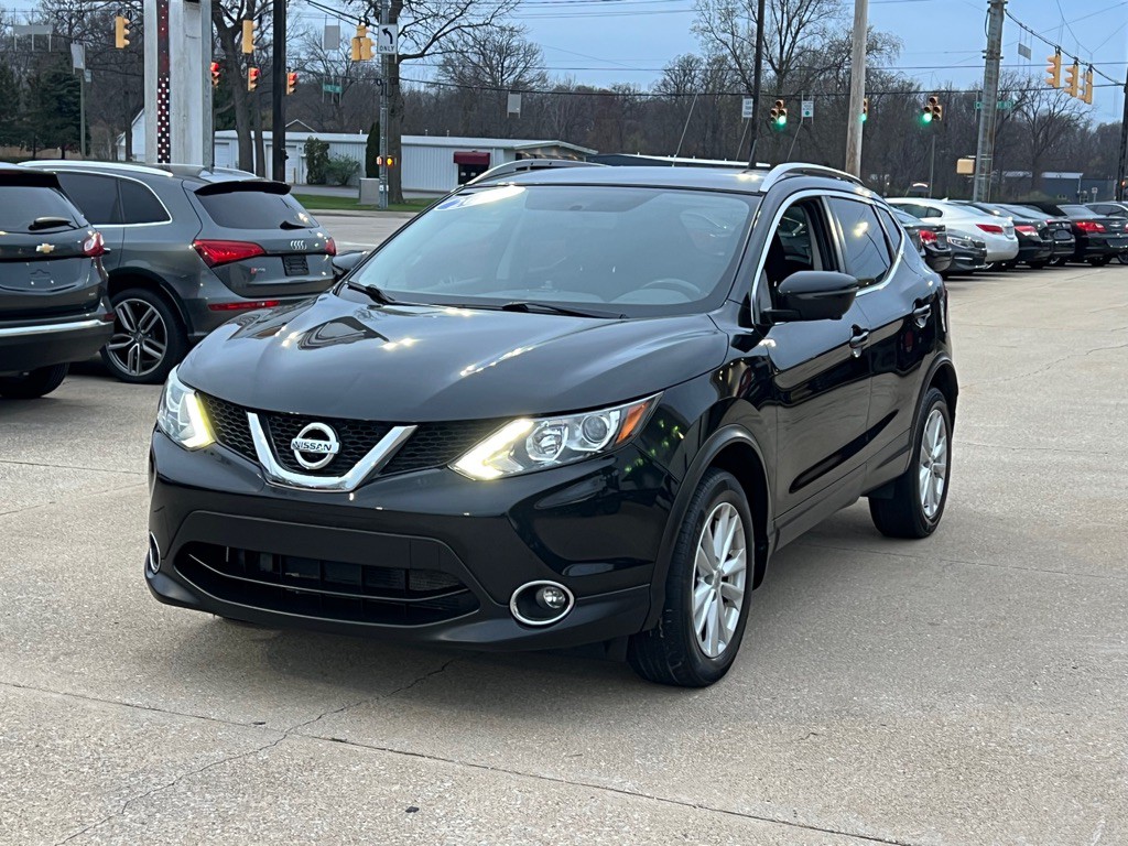 2017 Nissan Rogue Image 2