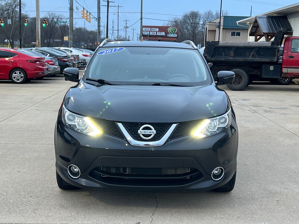 2017 Nissan Rogue Image 3