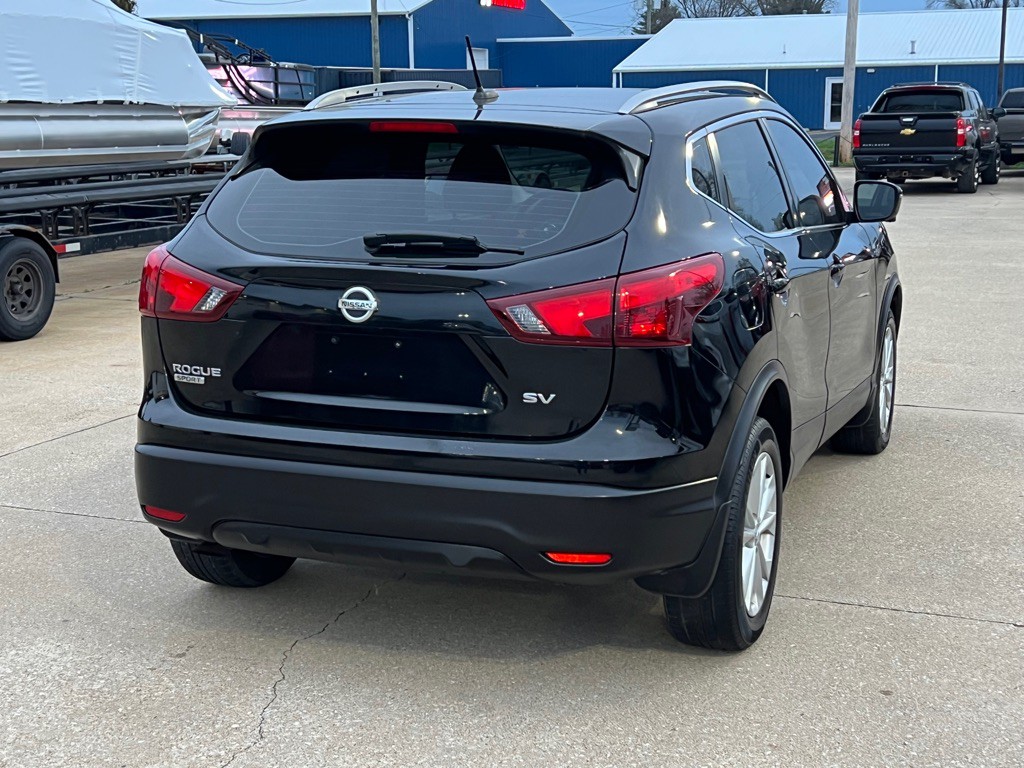 2017 Nissan Rogue Image 8