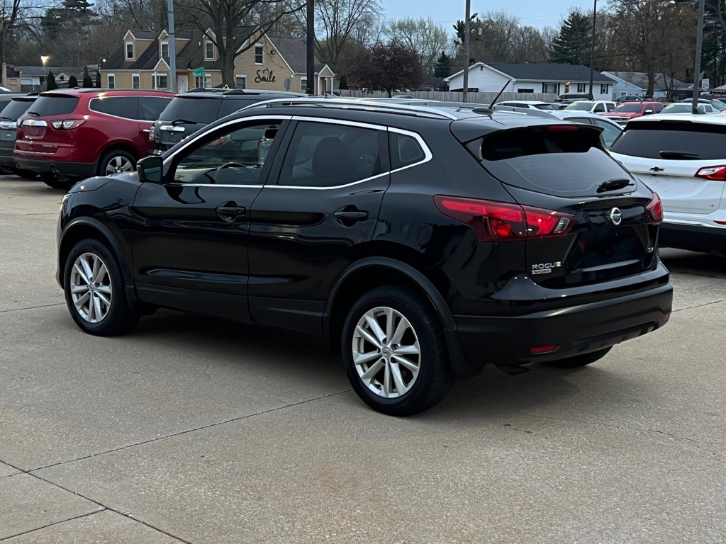 2017 Nissan Rogue Image 11