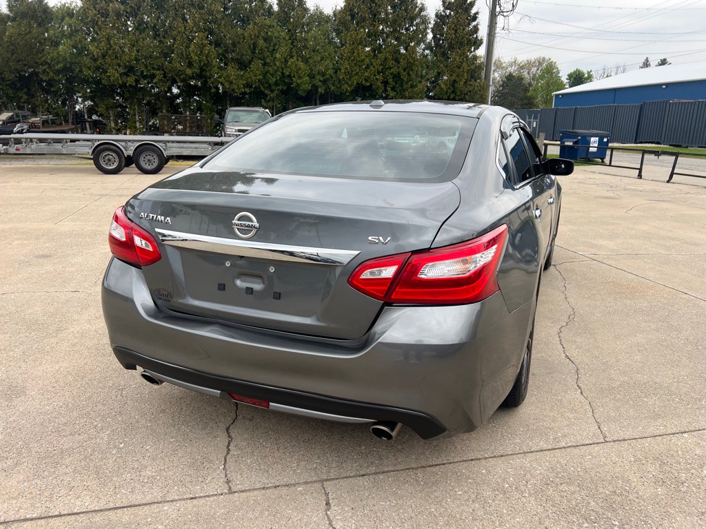 2017 Nissan Altima Image 4