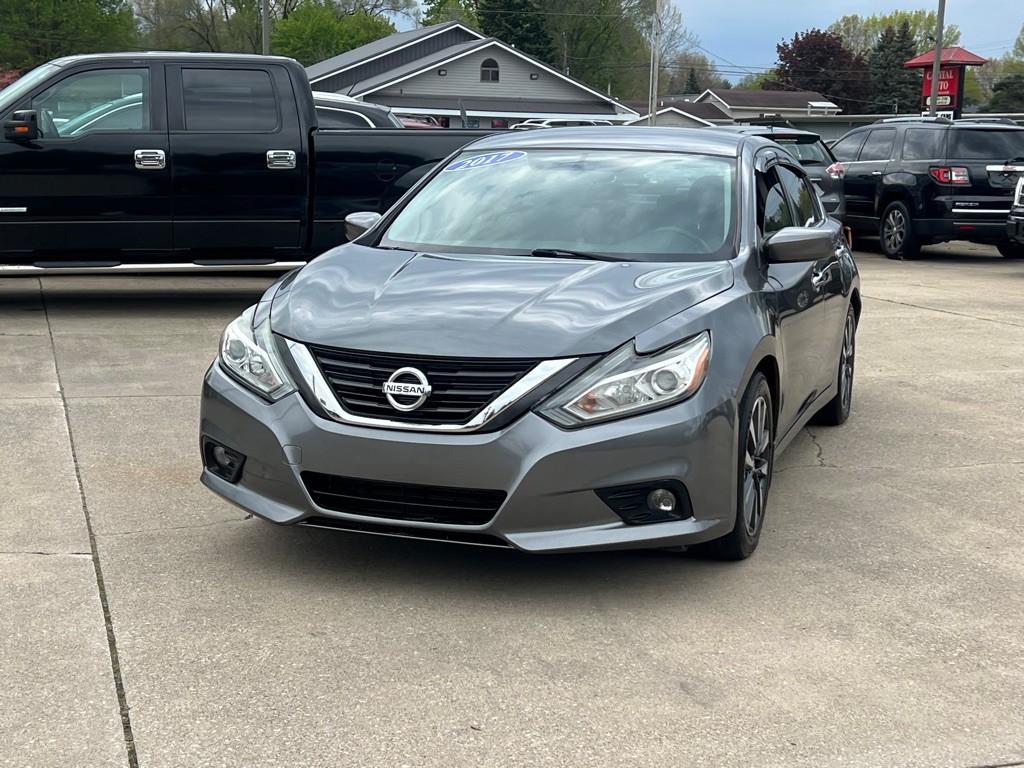 2017 Nissan Altima Image 9