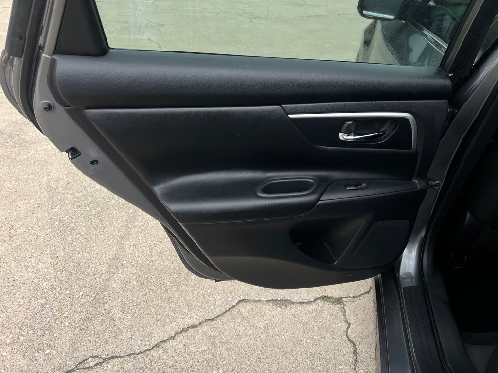 2017 Nissan Altima Image 16
