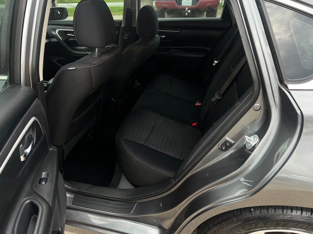 2017 Nissan Altima Image 17