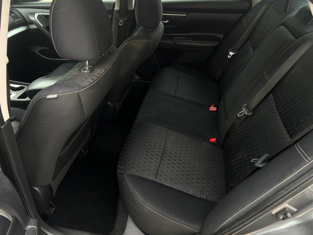 2017 Nissan Altima Image 18