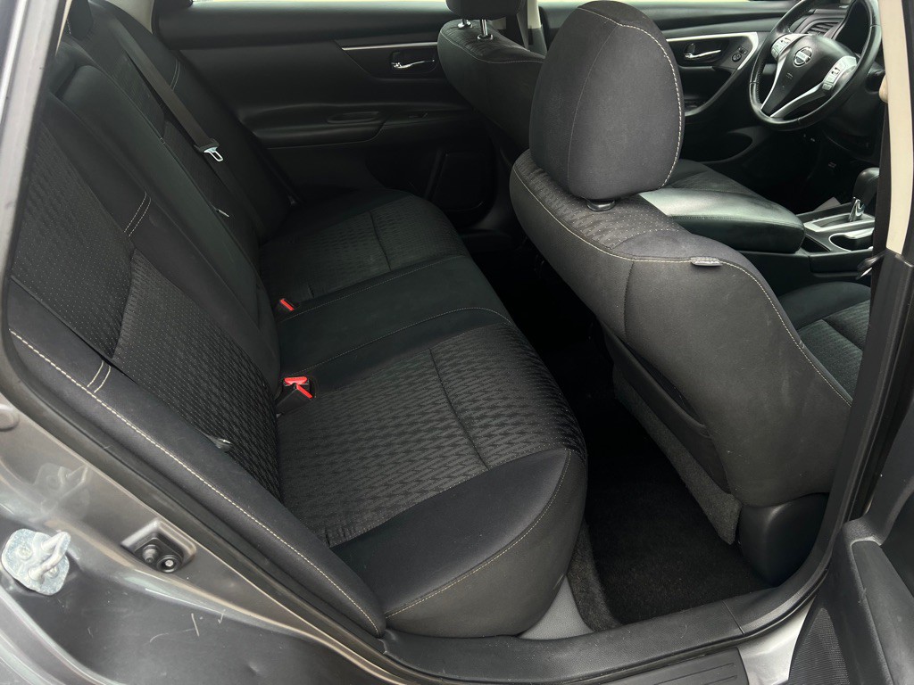 2017 Nissan Altima Image 21