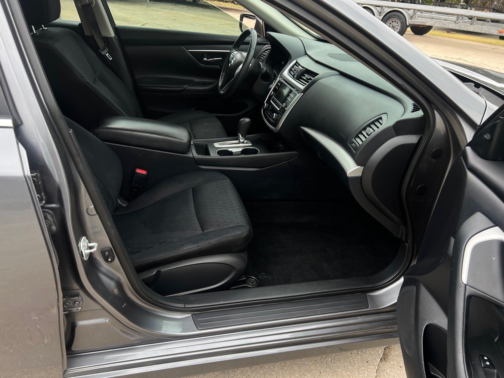 2017 Nissan Altima Image 23
