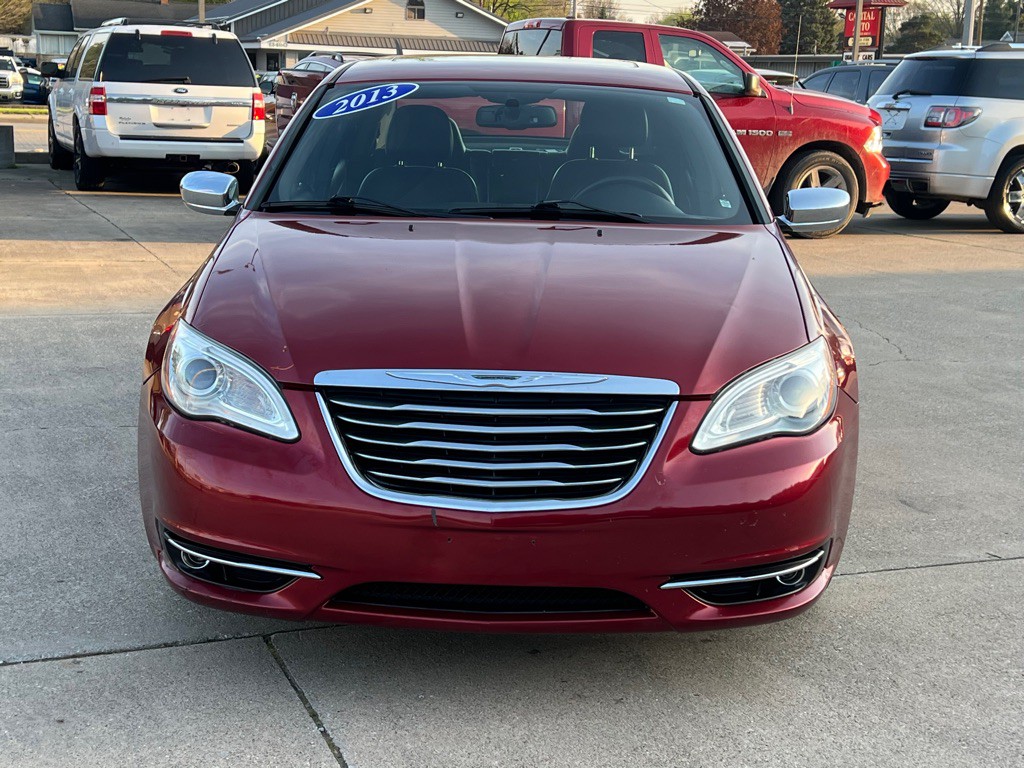 2013 Chrysler 200 Image 3