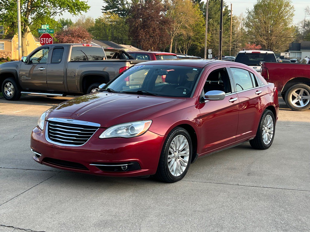 2013 Chrysler 200 Image 5