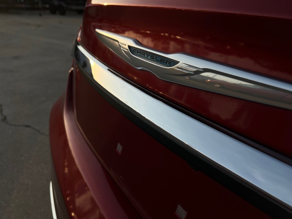 2013 Chrysler 200 Image 16