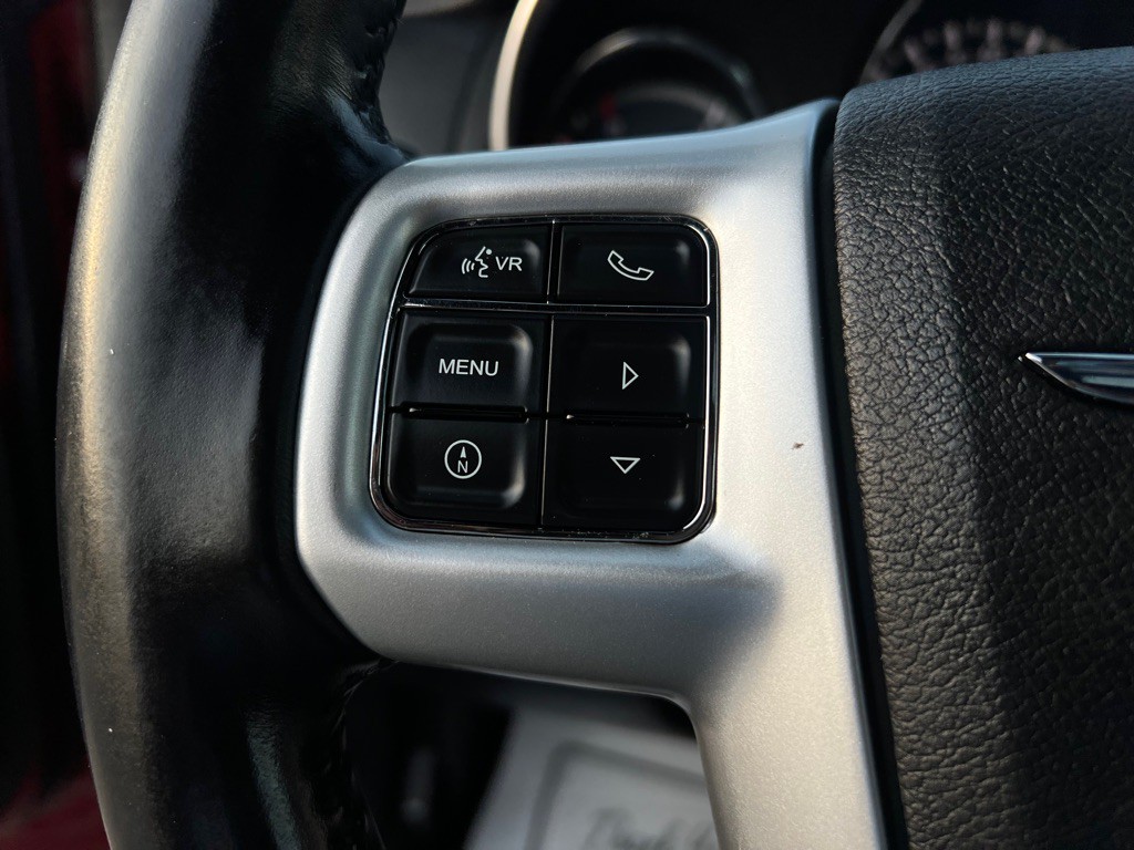 2013 Chrysler 200 Image 25