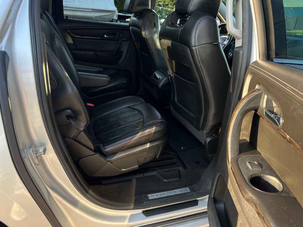2013 GMC Acadia Image 40