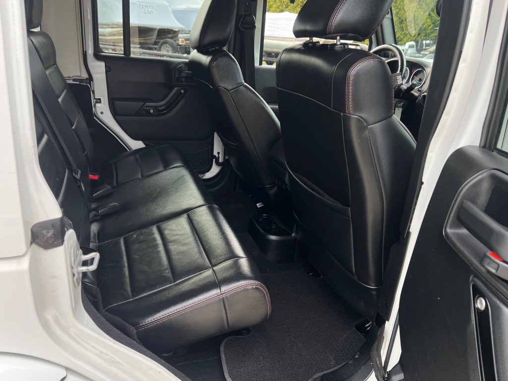 2012 Jeep Wrangler Unlimited Image 33