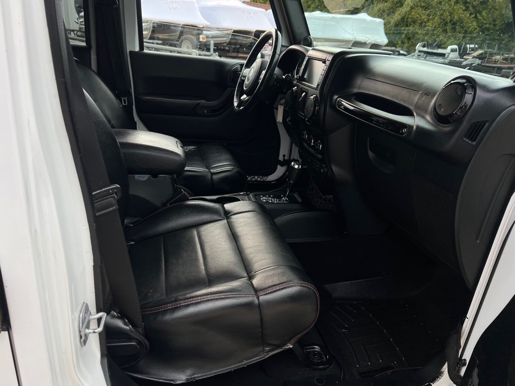 2012 Jeep Wrangler Unlimited Image 38