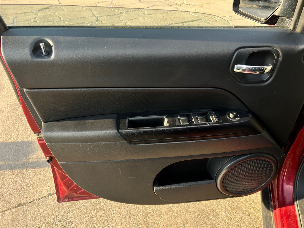 2016 Jeep Patriot Image 11