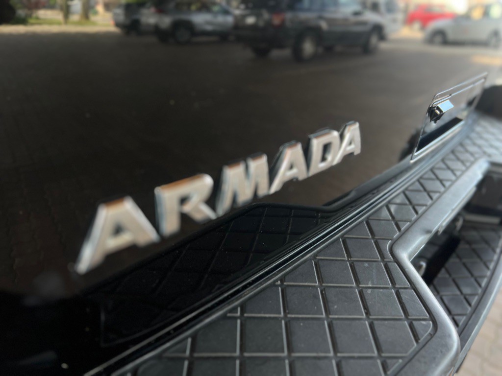 2012 Nissan Armada Image 12