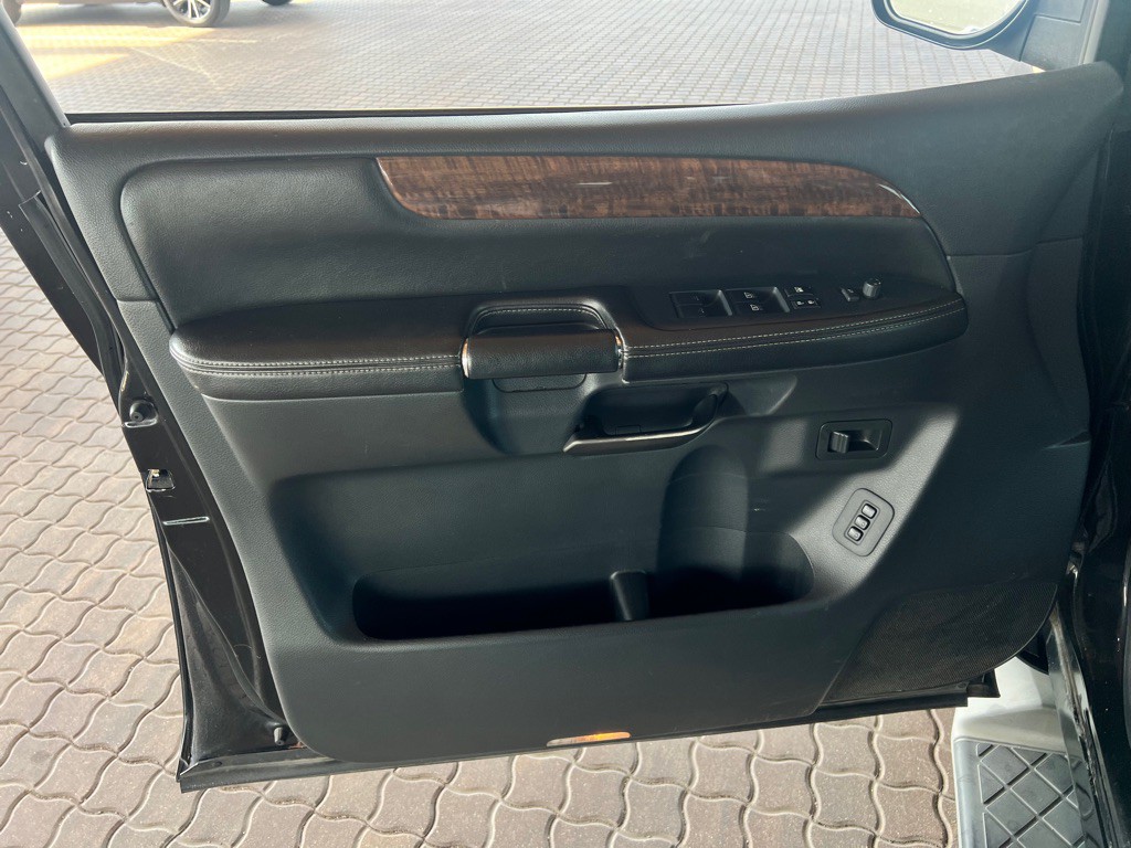 2012 Nissan Armada Image 19