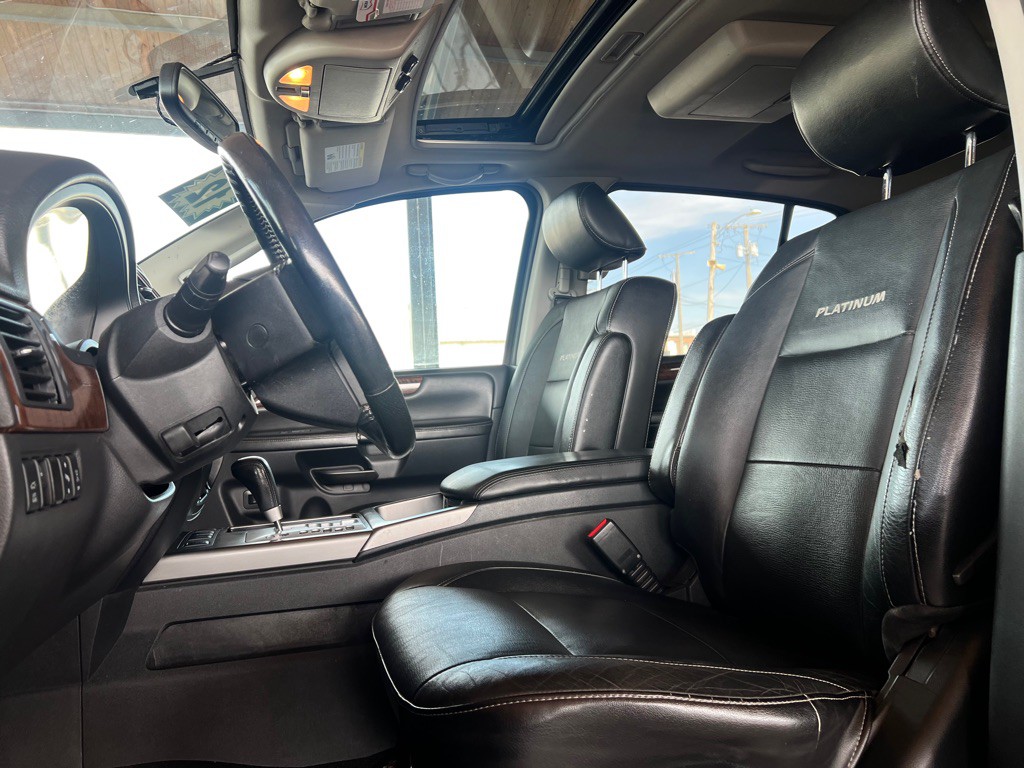 2012 Nissan Armada Image 21