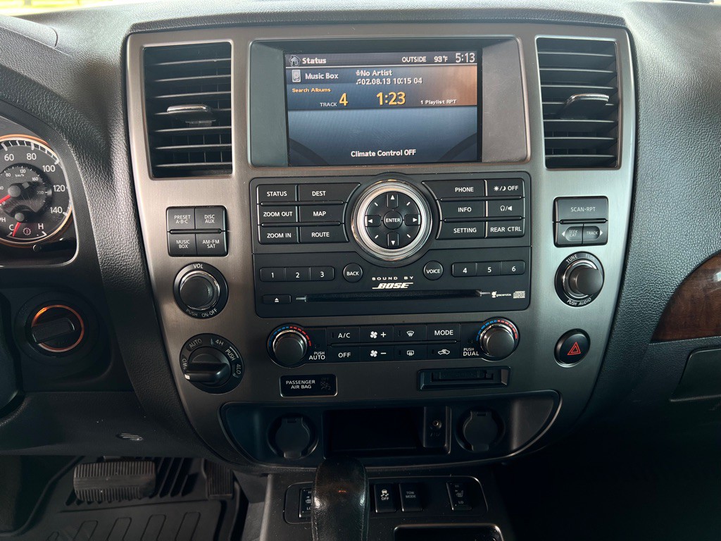 2012 Nissan Armada Image 25