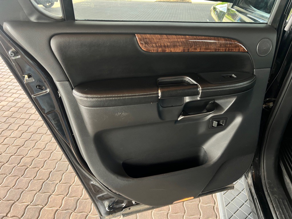 2012 Nissan Armada Image 27