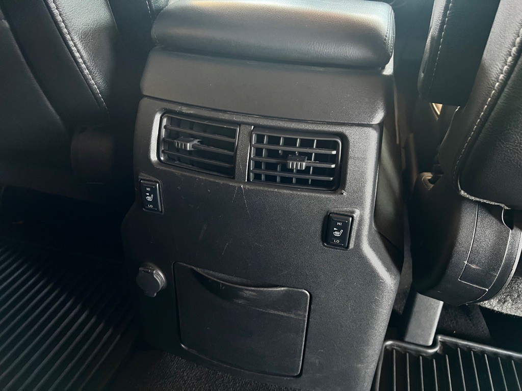 2012 Nissan Armada Image 37