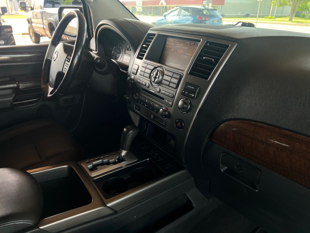 2012 Nissan Armada Image 42