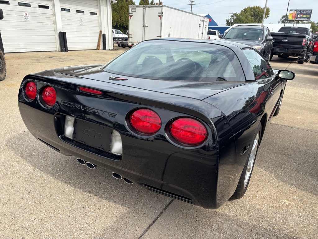 2002 Chevrolet Corvette Image 4