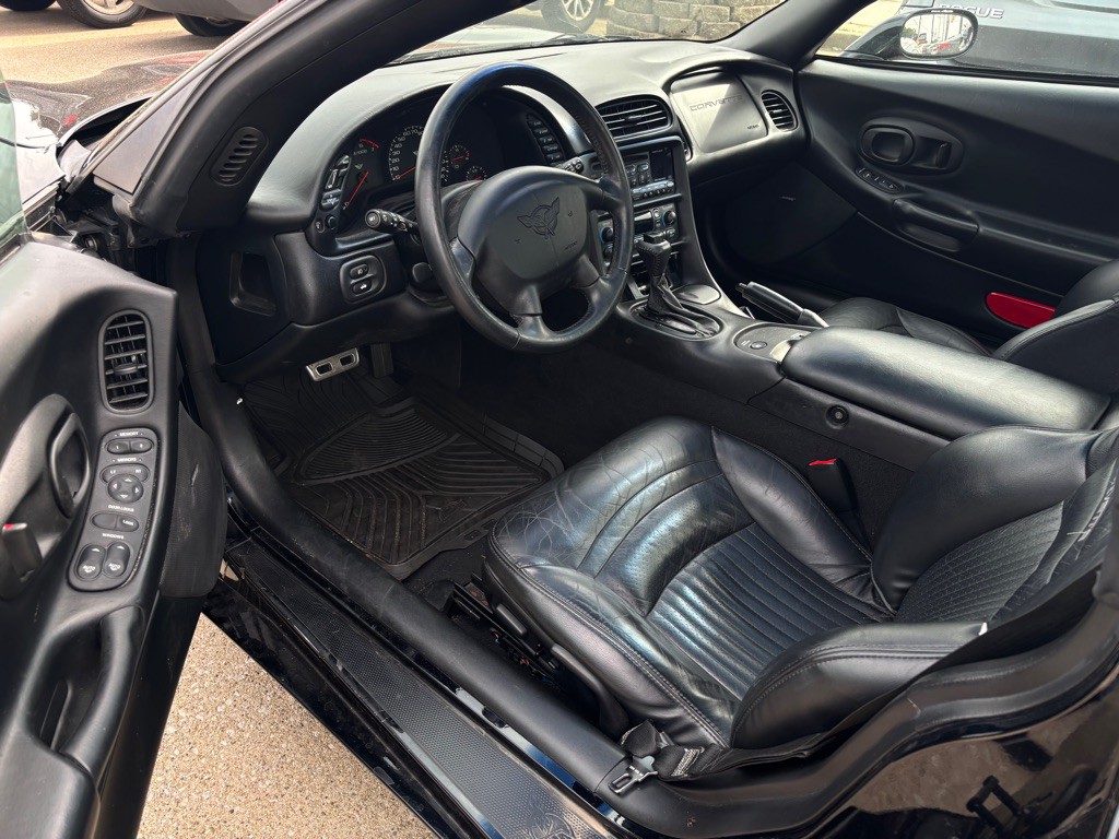 2002 Chevrolet Corvette Image 5