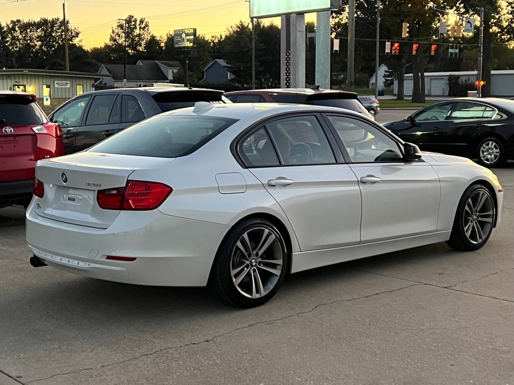 2013 BMW 3 Series Image 7