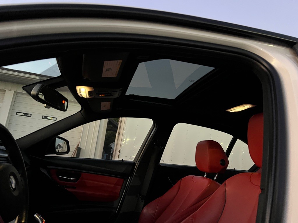 2013 BMW 3 Series Image 10