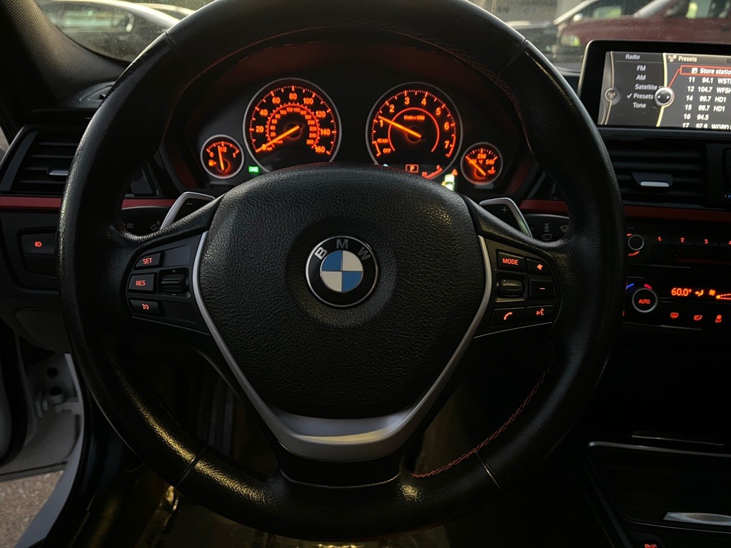 2013 BMW 3 Series Image 11