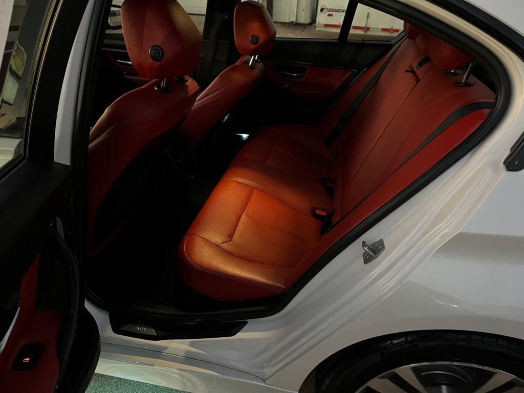 2013 BMW 3 Series Image 18