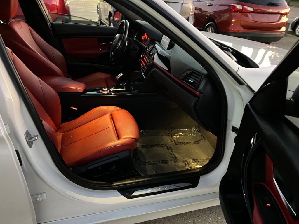 2013 BMW 3 Series Image 27