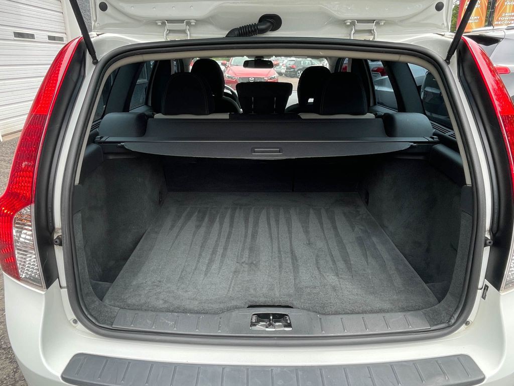 2009 Volvo V50 Image 6
