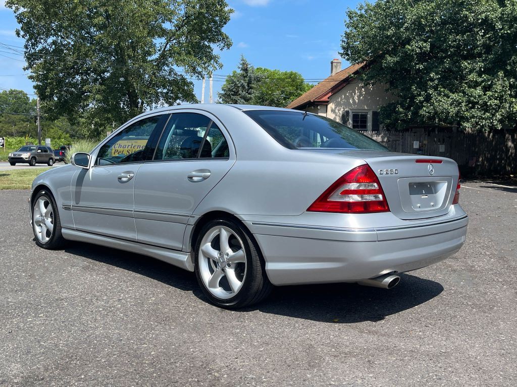 2006 Mercedes-Benz C-Class Image 3