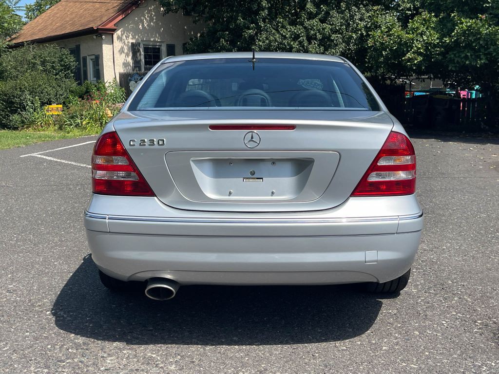 2006 Mercedes-Benz C-Class Image 4