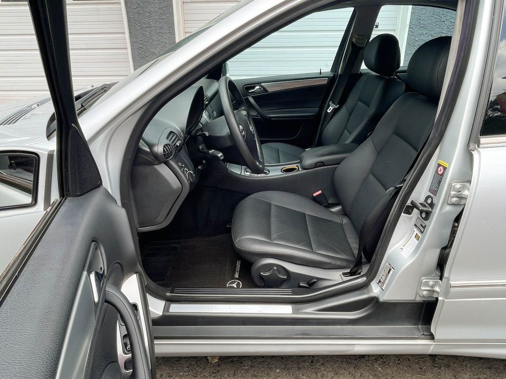 2006 Mercedes-Benz C-Class Image 17