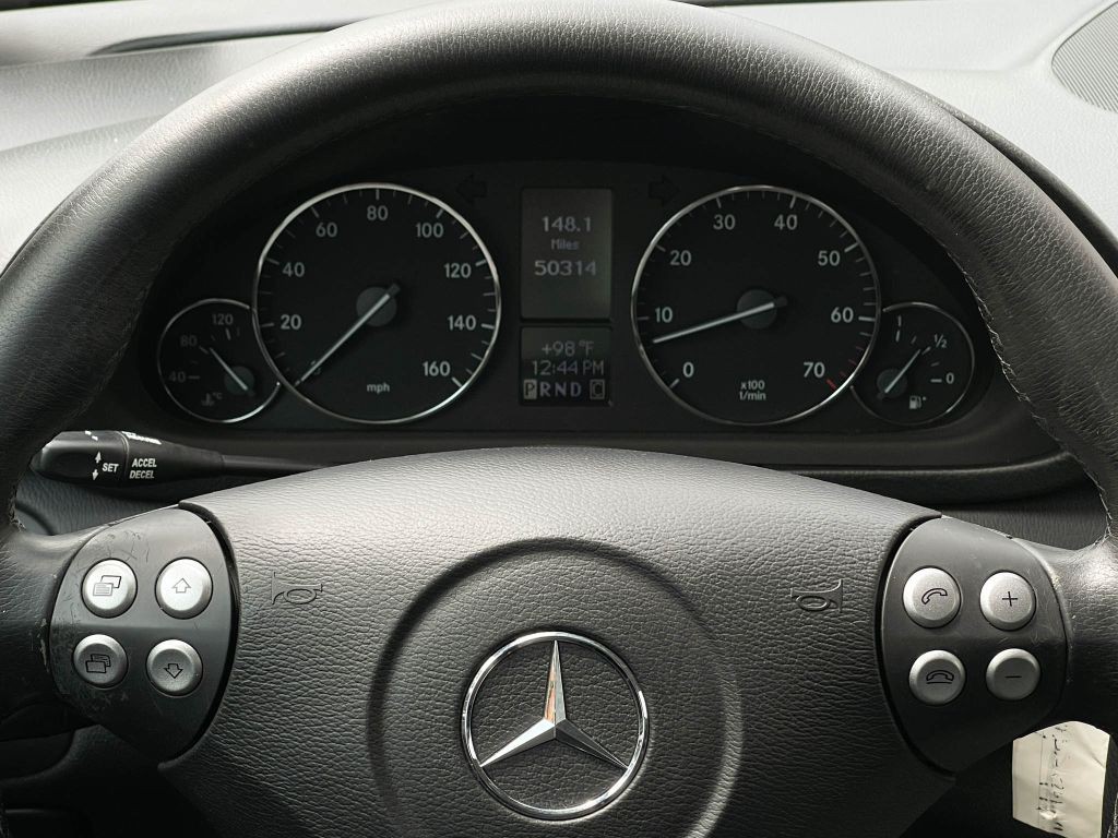 2006 Mercedes-Benz C-Class Image 24