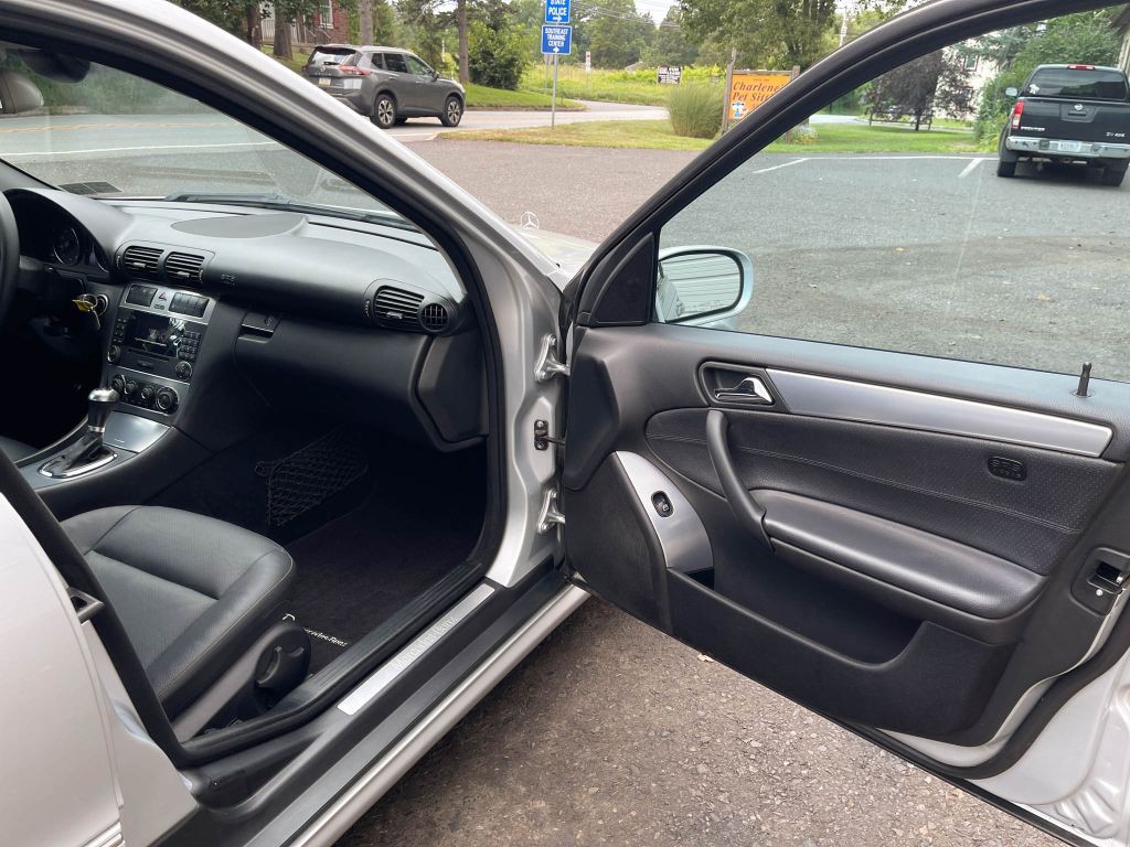 2006 Mercedes-Benz C-Class Image 35