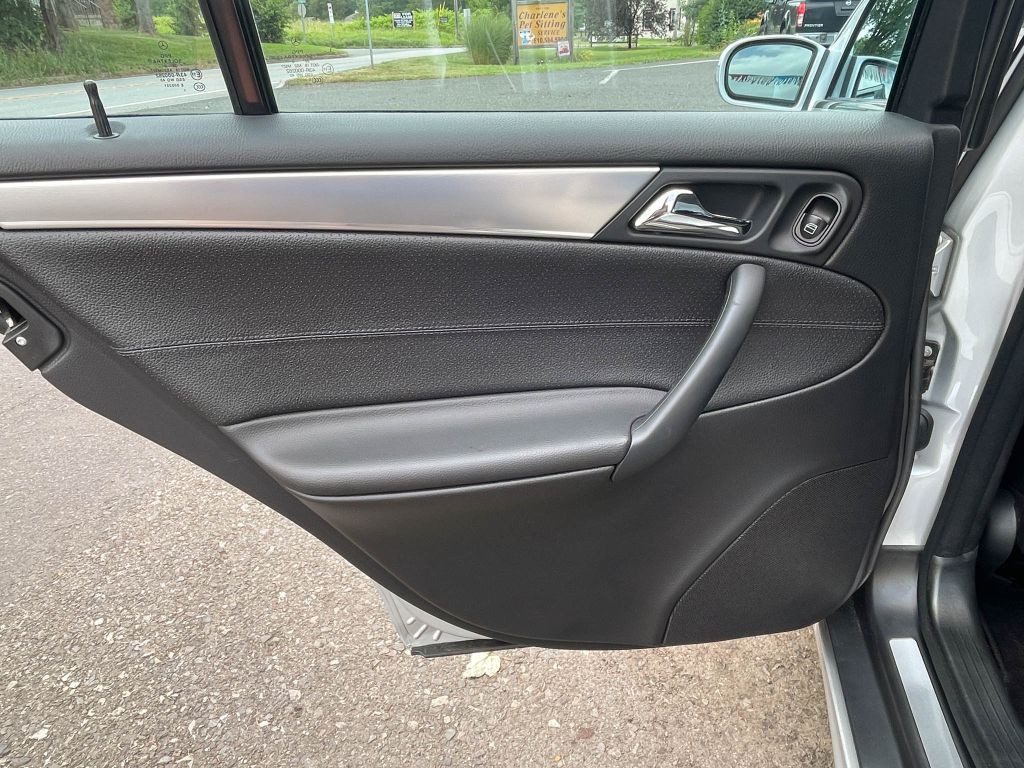 2006 Mercedes-Benz C-Class Image 37