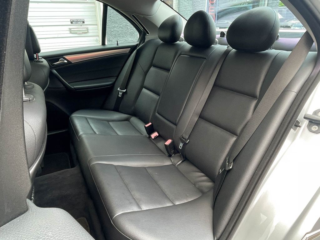 2006 Mercedes-Benz C-Class Image 39